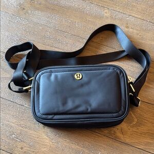 Lululemon Crossbody Camera Bag 2L